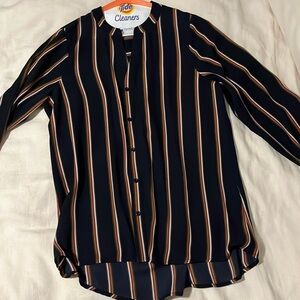 Beautiful blouse for work or play. Navy blue, red, white and tan.